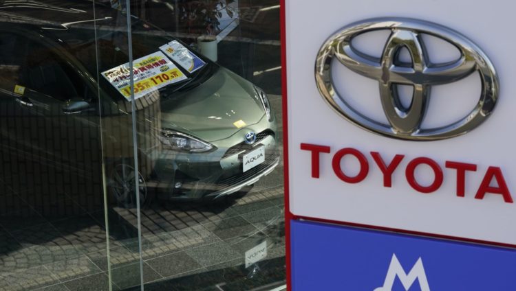 Toyota aumenta previsão de lucros para atual ano fiscal