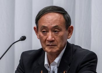 Governo do Japão considera que na situação atual é mais sensato manter o estado de emergência