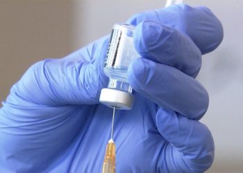 Envio de lote de vacinas para idosos no Japão começa a partir de 26 de abril