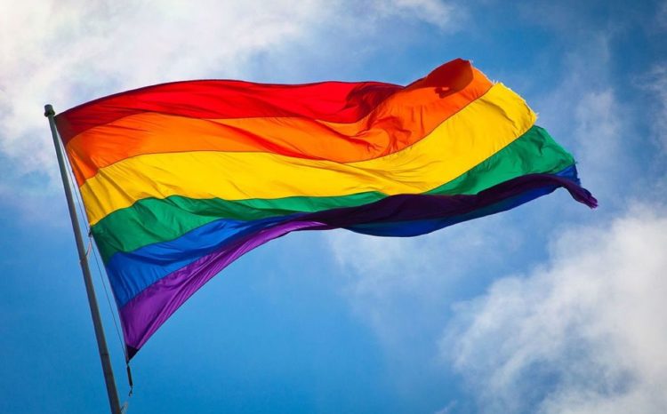 LGBT: Grupo entrega abaixo-assinado com pedido de lei antidiscriminação no Japão