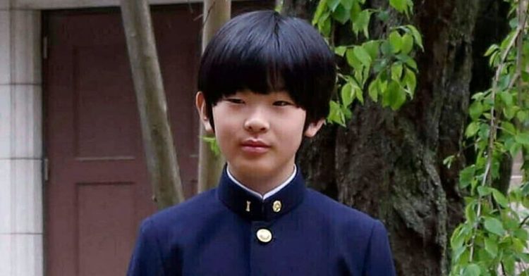 Pricípe Hisahito do Japão recebe prêmio literário