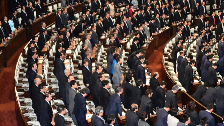 Mais da metade dos japoneses consideram que sociedade valoriza mais os homens