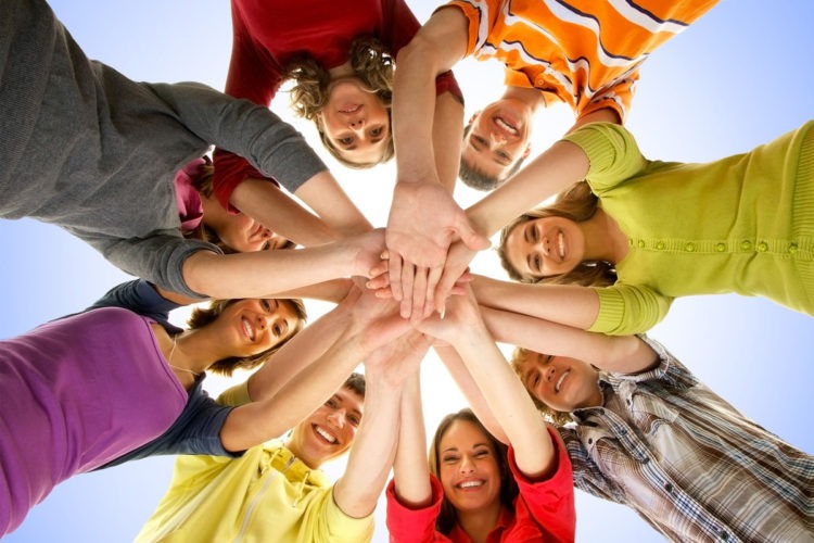 Grupo de voluntário presta auxílio a estudantes estrangeiros em província japonesa