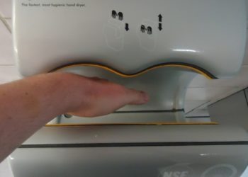 Citando baixo risco de propagação do covid-19, lobby comercial do Japão suspende proibição do uso de secador de mãos