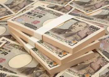 Idoso faz doação de dinheiro acumulado desde de quando era criança