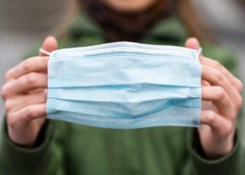 Japão emitirá selo de segurança em máscara de proteção facial