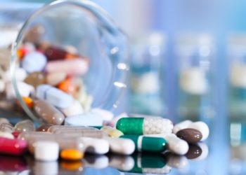 Empresa farmacêutica pede por aprovação de coquetel de anticorpos para tratamento de Covid-19