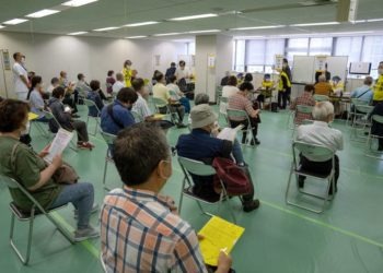 Premiê do Japão acredita terminar a vacinação, de toda a população em novembro