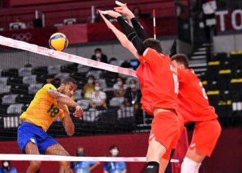 Brasil perde para Russia, mas mantém chances no vôlei masculino em Tóquio