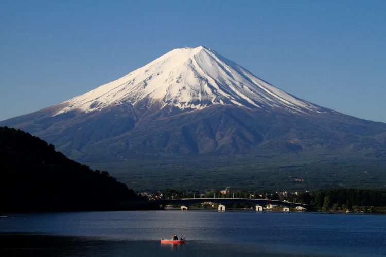 O Monte Fuji está aberto aos caminhantes