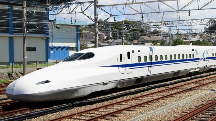 Shinkansen adotam medidas para que passageiros possam trabalhar online