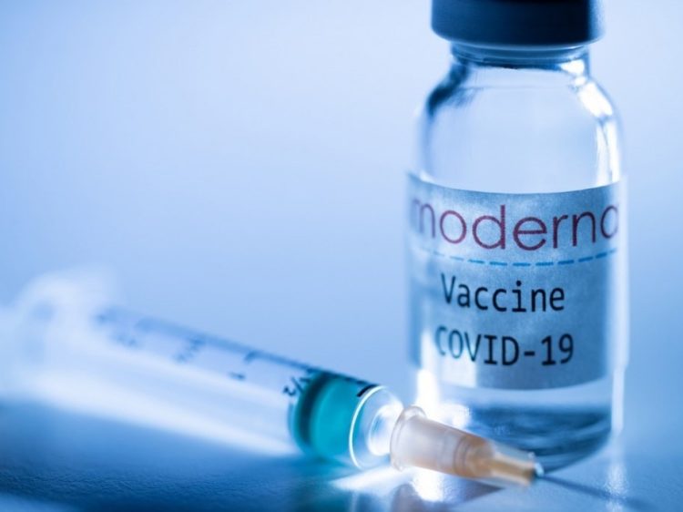 Japão suspende uso 1,63 mil doses da vacina Moderna por conta da contaminação