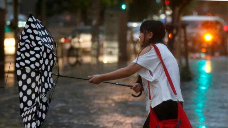 Tufão Mindulle ganha intensidade