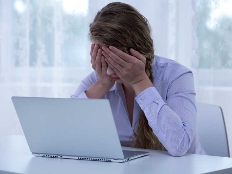 Japão busca penas mais duras para crime de cyberbullying