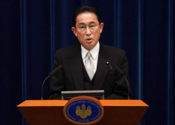 Kishida Fumio promete combater crise do coronavírus no Japão