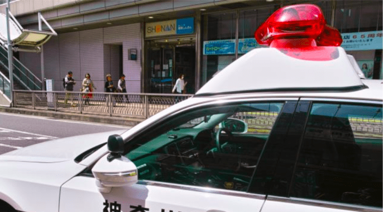 Operador de empilhadeira é preso por dirigir embriagado e colidir em caminhão