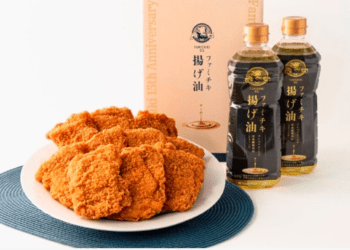 FamilyMart lança seu popular frango frito Famichiki com seu próprio óleo armazenado