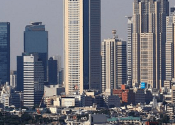 Suspeitos de agredir e matar um homem em terraço de prédio são presos