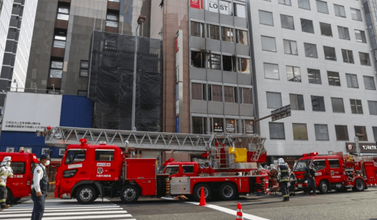 Idoso é suspeito de ter provocado incêndio que deixou dezenas de mortos em Osaka