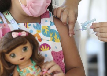 Japão aprova vacina contra coronavírus para crianças de 5 a 11 anos