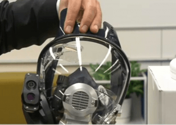 Empresa cria máscara inteligente para bombeiros