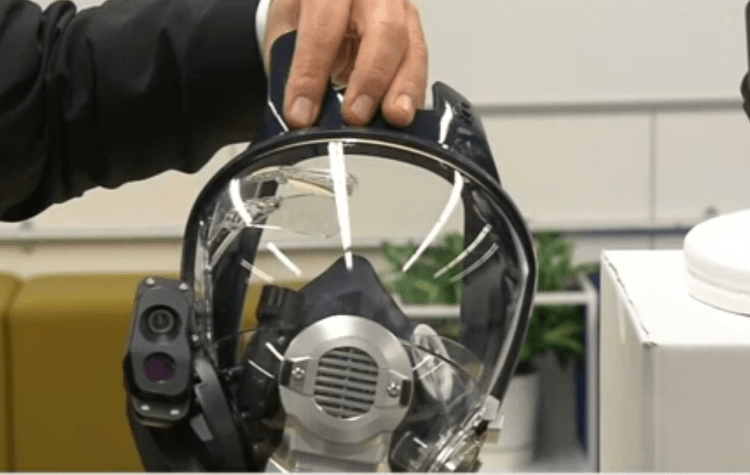 Empresa cria máscara inteligente para bombeiros