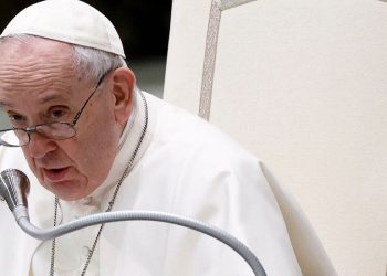 Papa Francisco pede que pare o “massacre” na Ucrânia
