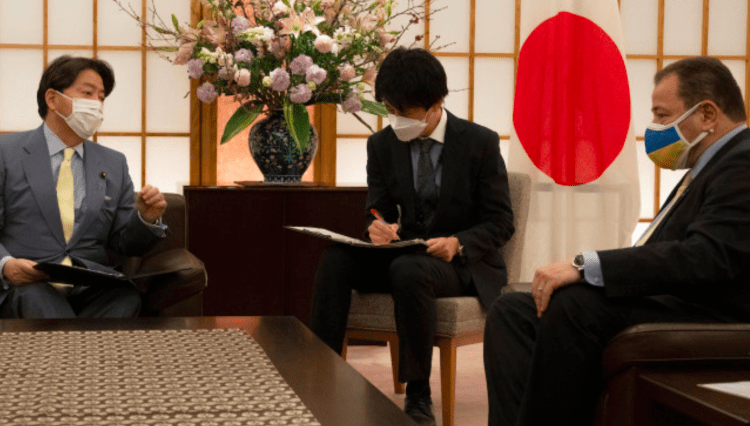 Voluntários japoneses para lutar pela Ucrânia contra a Rússia