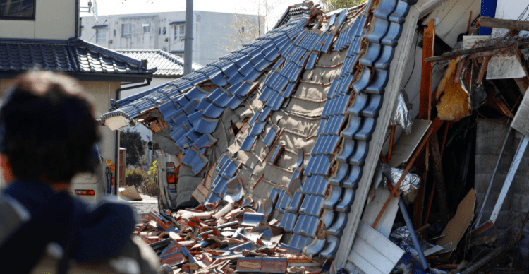 Terremoto de magnitude 7,4 deixa 3 mortos no Japão