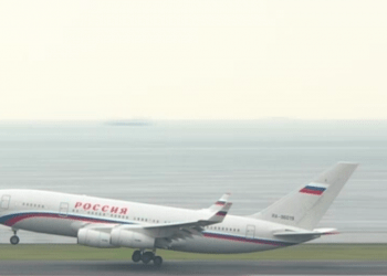 Diplomatas russos deixam o Japão