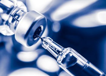 Homens são presos por interromper vacinação contra o coronavírus na Capital