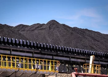 Japão reduzirá dependência de importações de carvão da Rússia