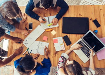 Evacuados da Ucrânia buscam acesso à educação no Japão