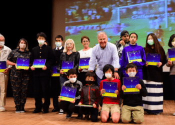 Zico visita centro esportivo em Toyama