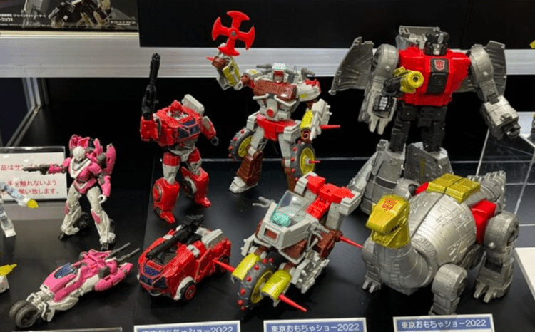 Feira de Brinquedos de Tóquio reabre as portas e exibe clássicos repaginados