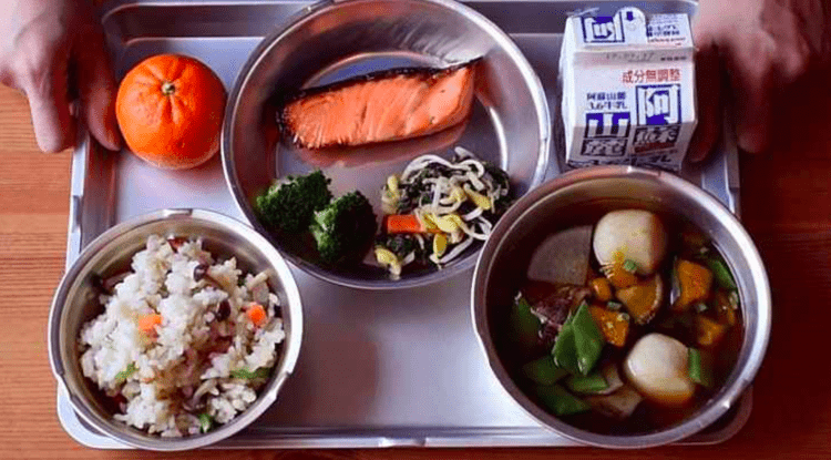 Mulher é presa por misturar fezes em merenda escolar