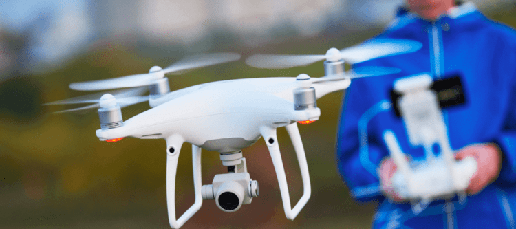 Homem é preso por usar drone para espionar