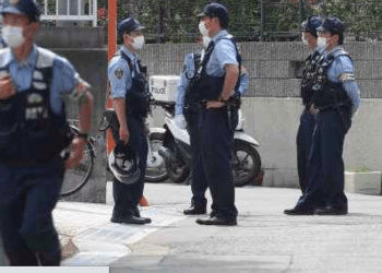 Mulher mata o namorado e esconde o corpo no freezer da própria residência em Osaka