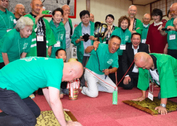 Competição da careca brilhante no Japão