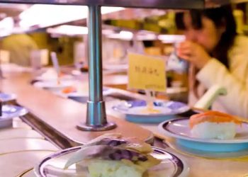 Jovens são presos por fazer pegadinhas de ‘terrorismo de sushi’