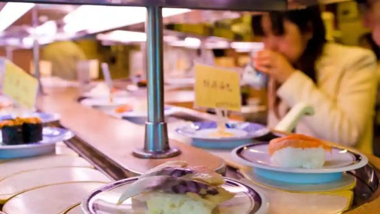 Jovens são presos por fazer pegadinhas de ‘terrorismo de sushi’