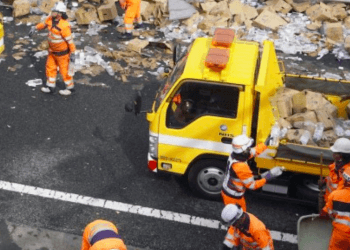 Grave acidente na via expressa de Mie, deixa 3 mortos e vários feridos