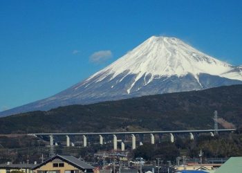 Japão elabora nova estratégia de evacuação no caso de Monte Fuji entrar em erupção
