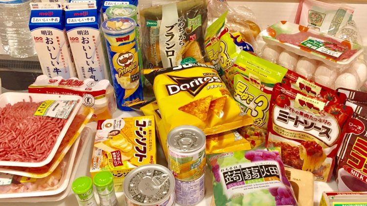 Preços de alimentos e bebidas no Japão terão novos aumentos em abril