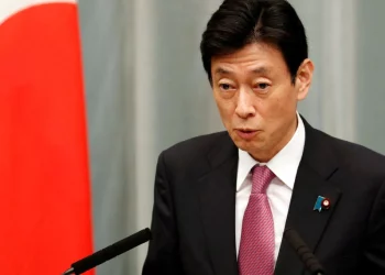 Ministro japonês apoia o uso de combustíveis sintéticos em veículos