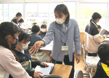 Pesquisa aponta que professores do ensino fundamental trabalham além do limite mensal legal no Japão