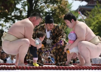 Festival de ‘sumo de bebê chorão’ do Japão retorna após pandemia