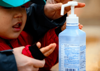 Surto de gripe levam ao fechamento de turmas em escolas