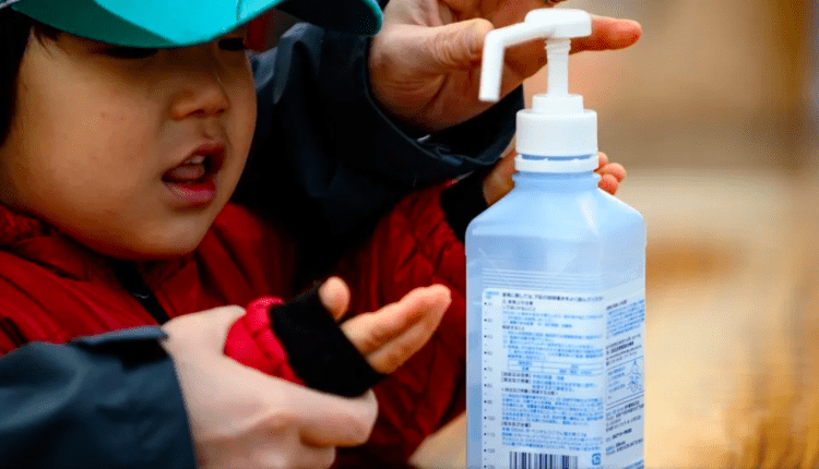 Surto de gripe levam ao fechamento de turmas em escolas