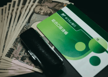 Japão planeja restrições de idosos em caixas eletrônicos